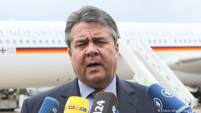 Ο Γκάμπριελ καταγγέλλει ότι υποστηρικτές Ερντογάν απειλούν τη σύζυγό του